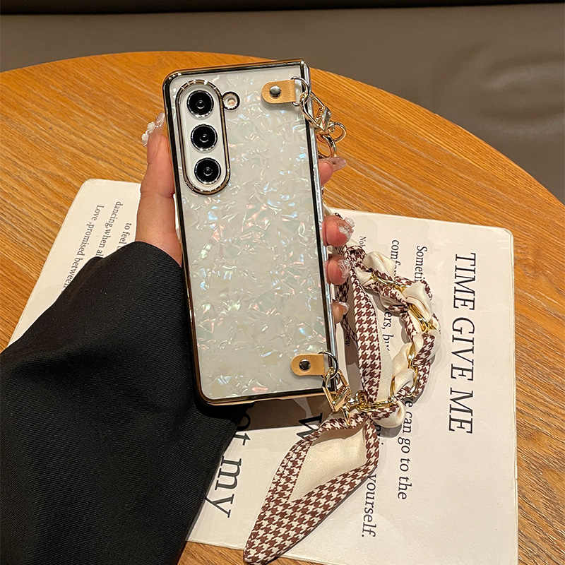 Chic Houndstooth Chain Case for Samsung Galaxy Z Fold 6/5/4