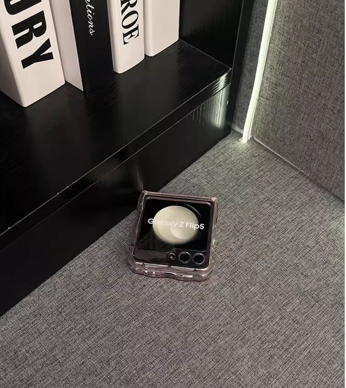 Cute little love suitable for Samsung Z Flip5