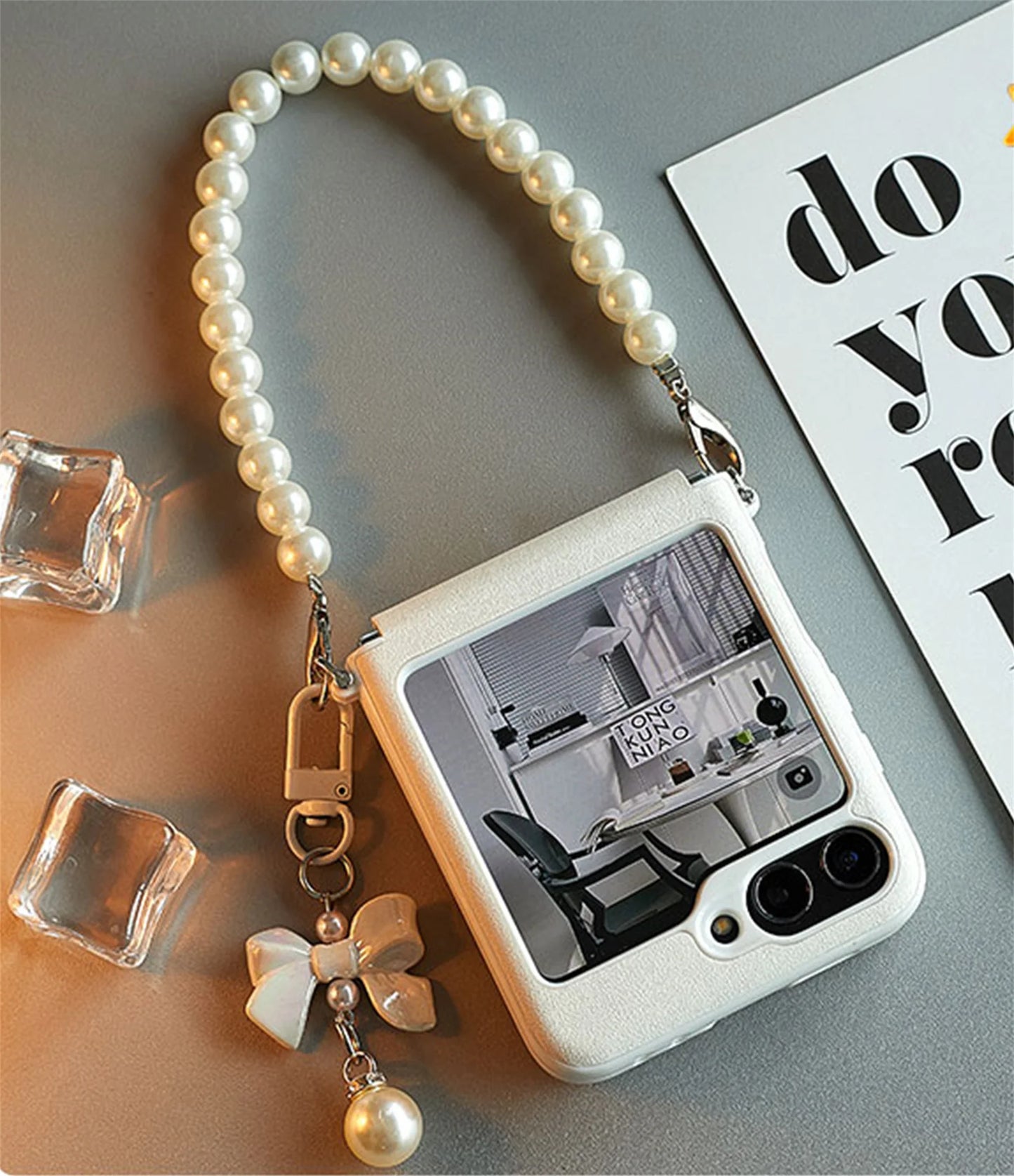 Korean ins Retro White Bow Pendant Pearl Bracelet Phone Case for Galaxy Z Flip